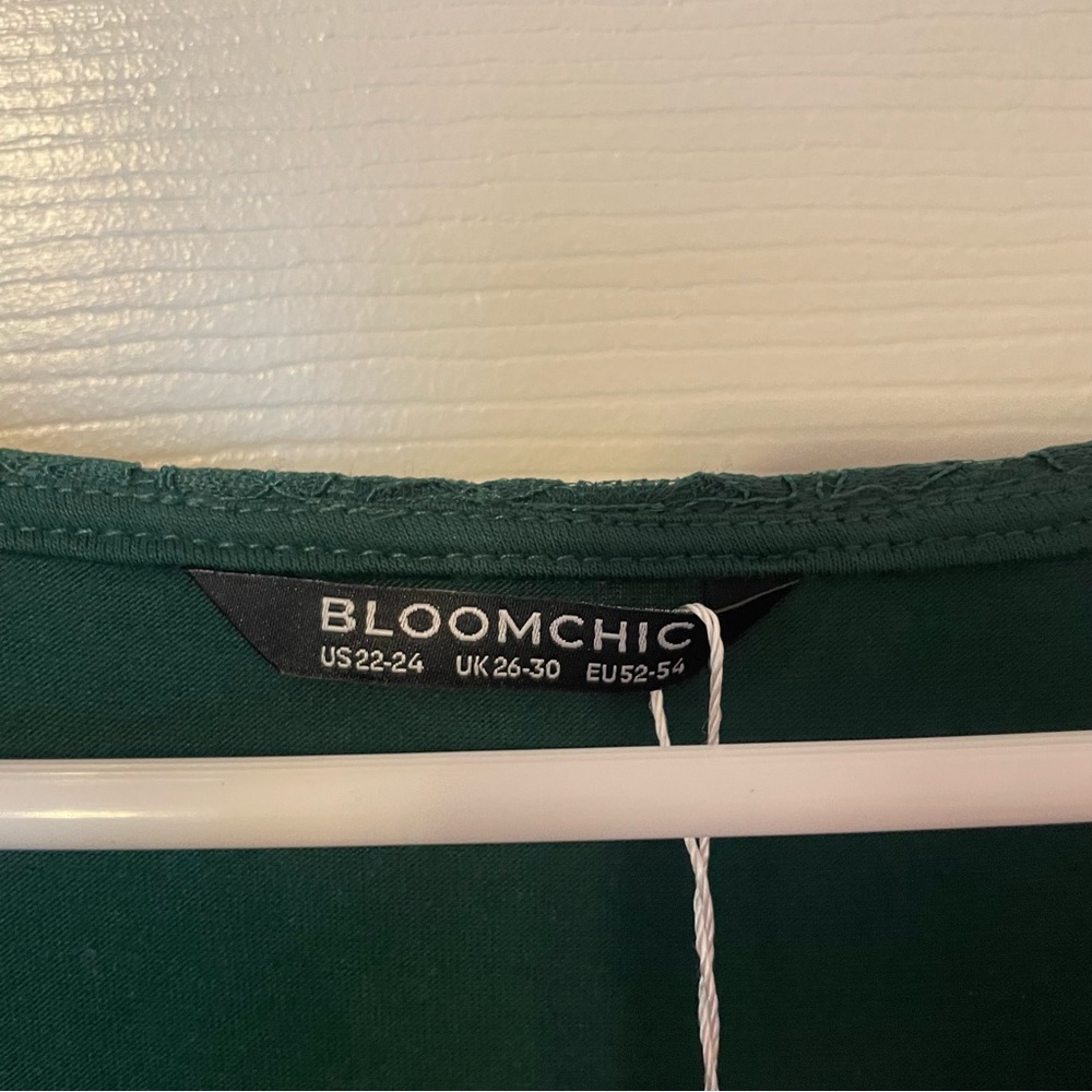 BloomChic Emerald Green Midi Dress - Picture 7 of 9